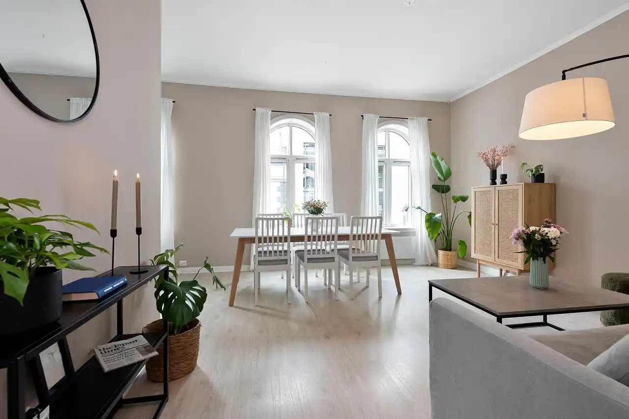 Home Window Repair: Expert Guide for DIY and Pros